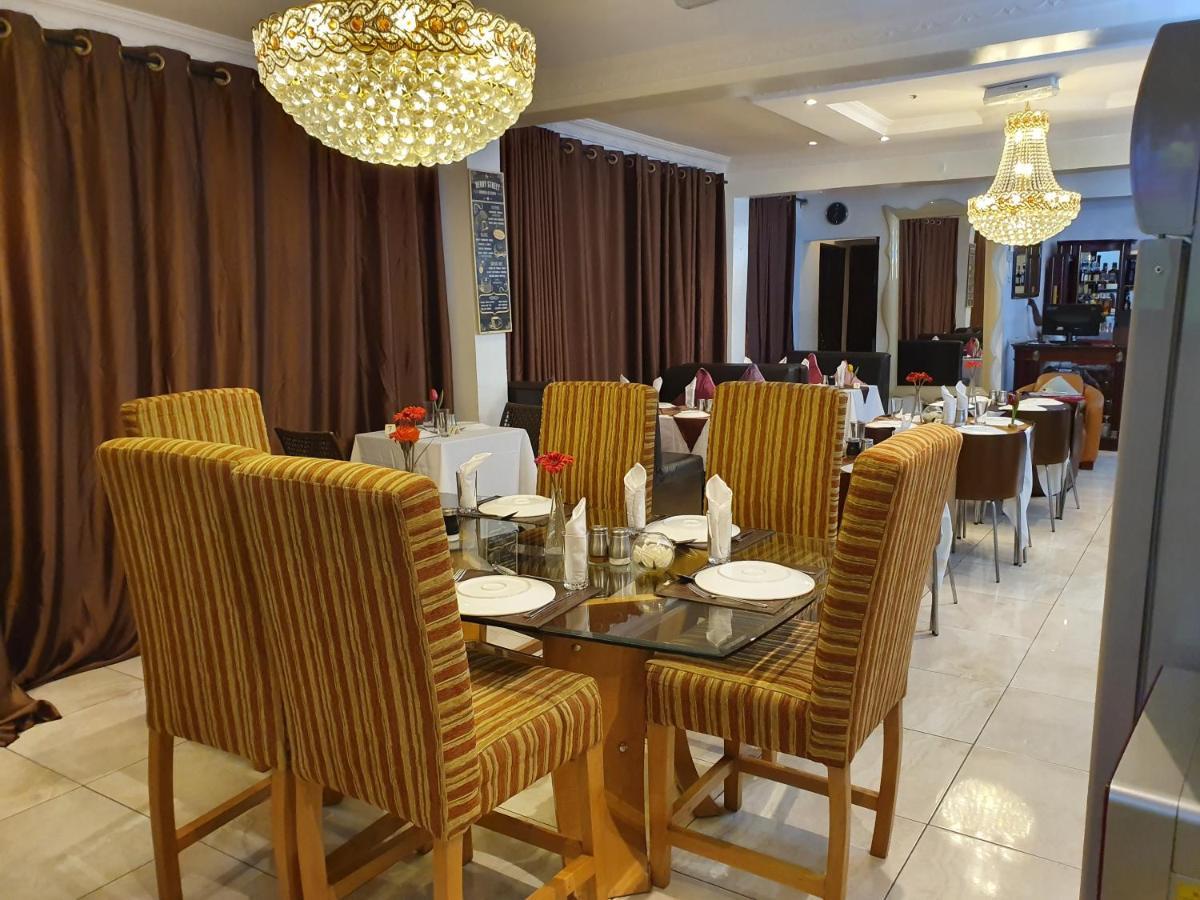Apartment Royale Hotel & Suite Lagos Exterior foto