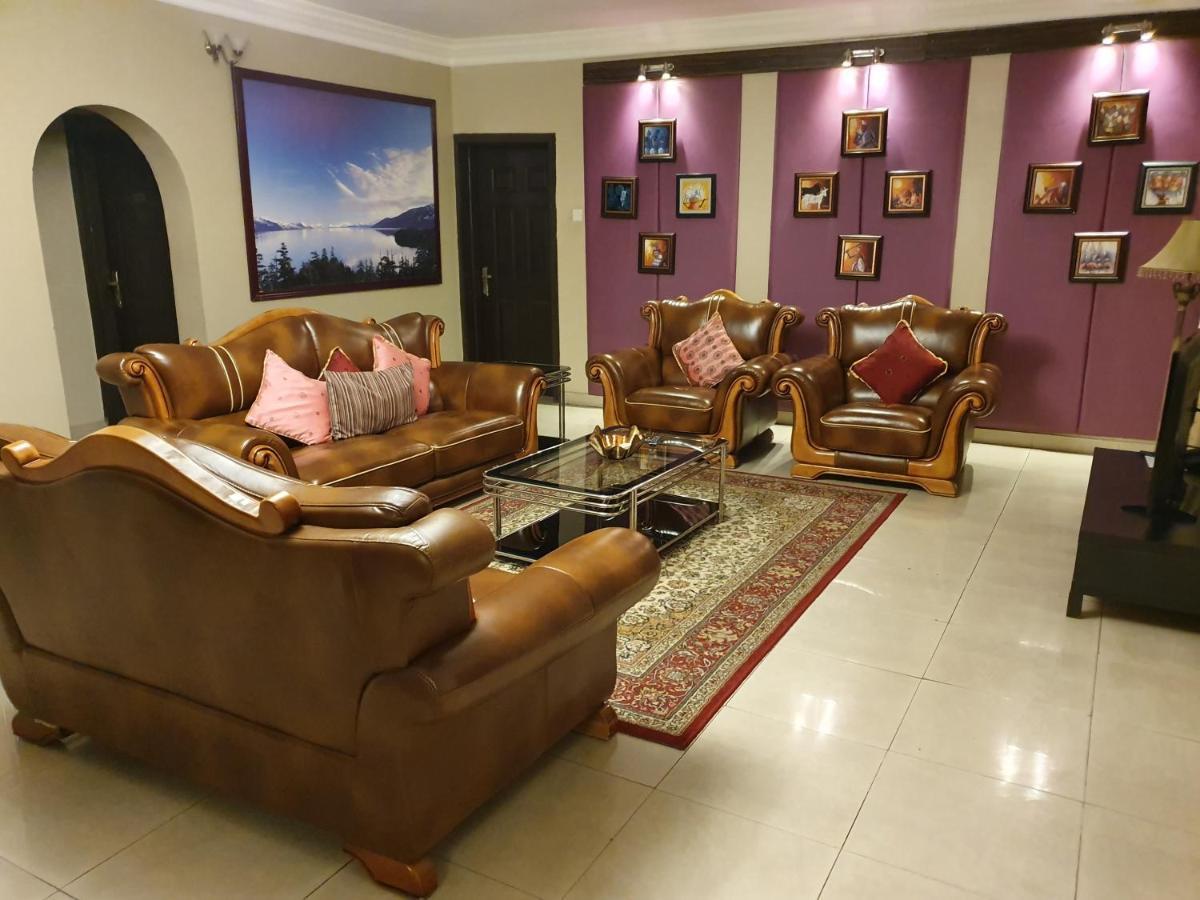 Apartment Royale Hotel & Suite Lagos Exterior foto