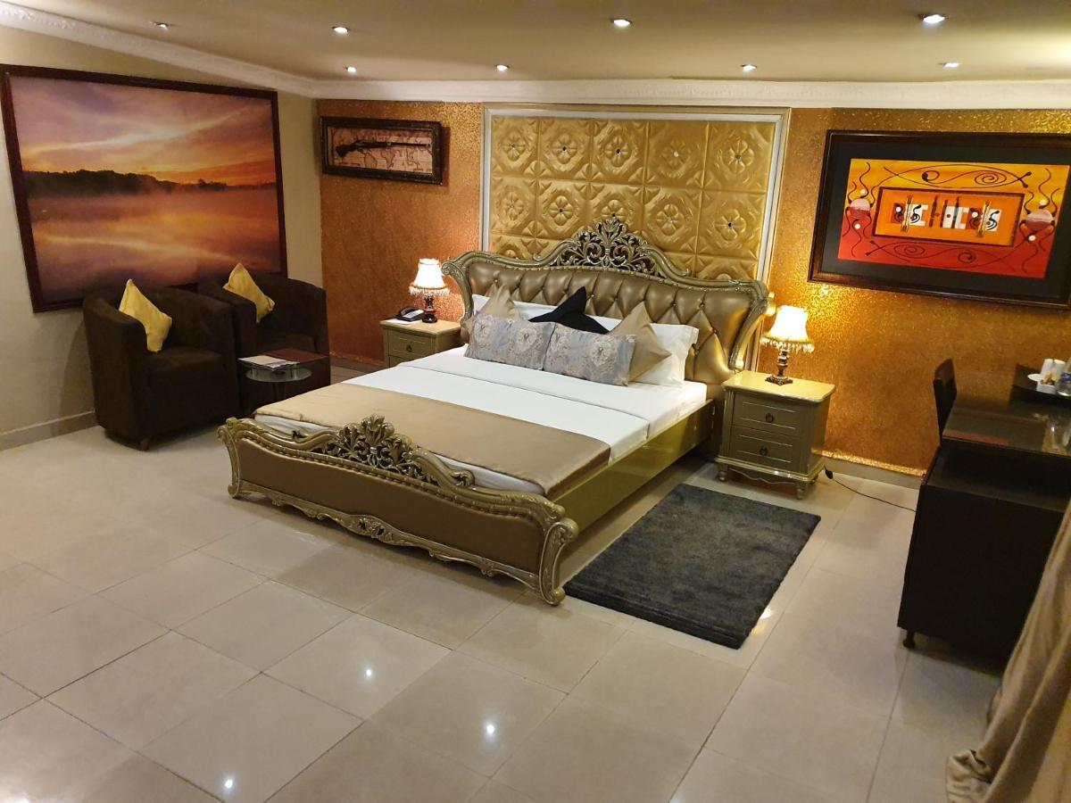 Apartment Royale Hotel & Suite Lagos Exterior foto