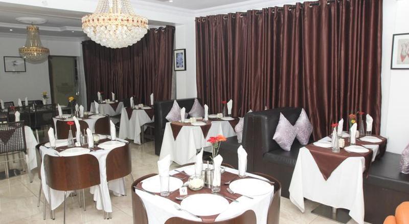 Apartment Royale Hotel & Suite Lagos Exterior foto