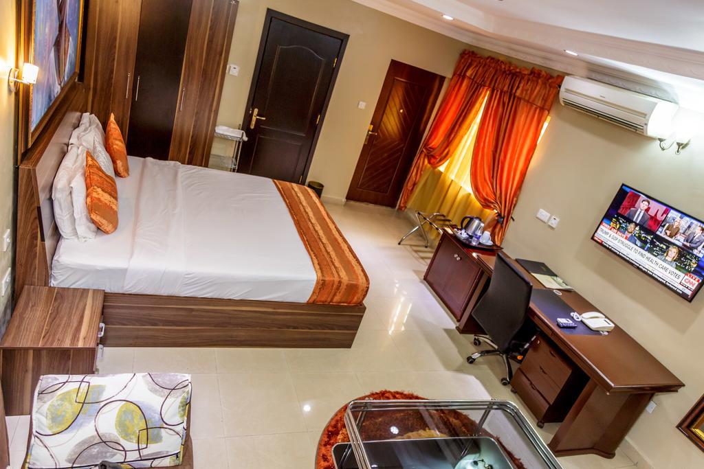Apartment Royale Hotel & Suite Lagos Exterior foto