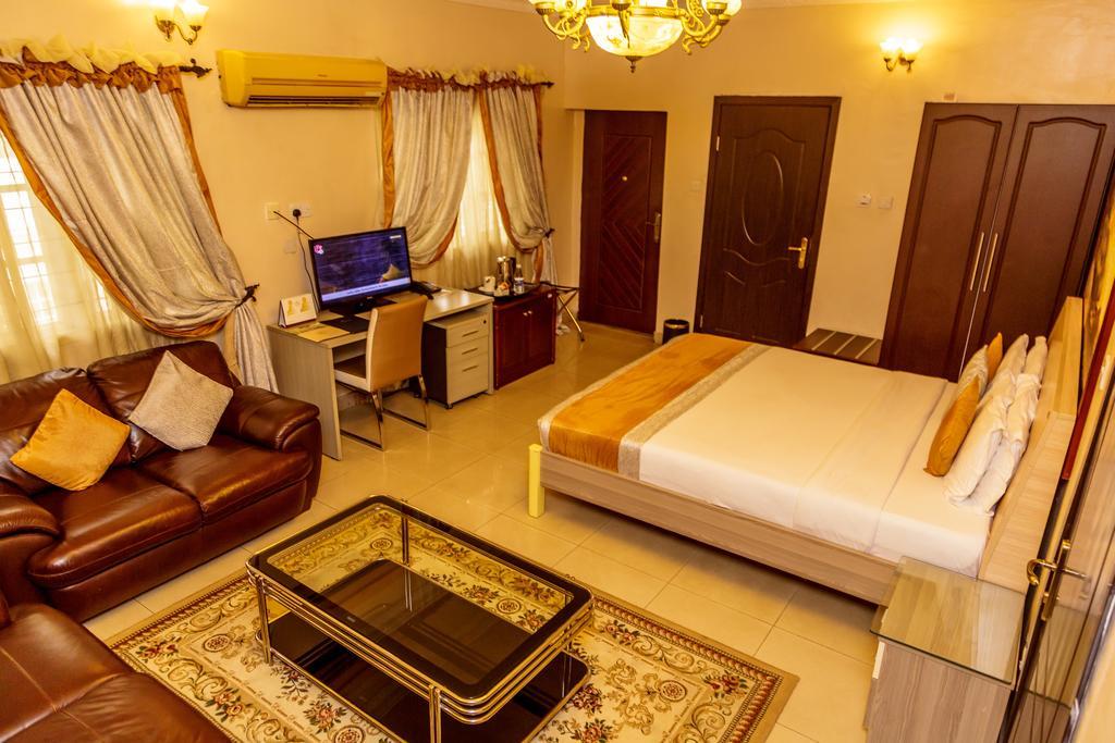 Apartment Royale Hotel & Suite Lagos Exterior foto
