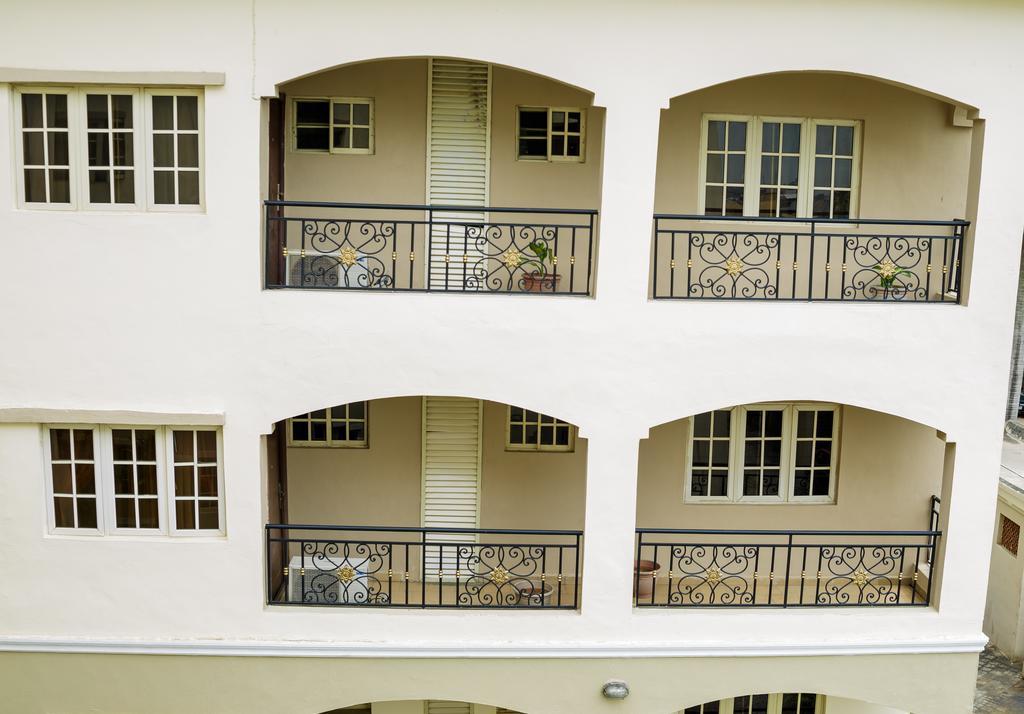 Apartment Royale Hotel & Suite Lagos Exterior foto