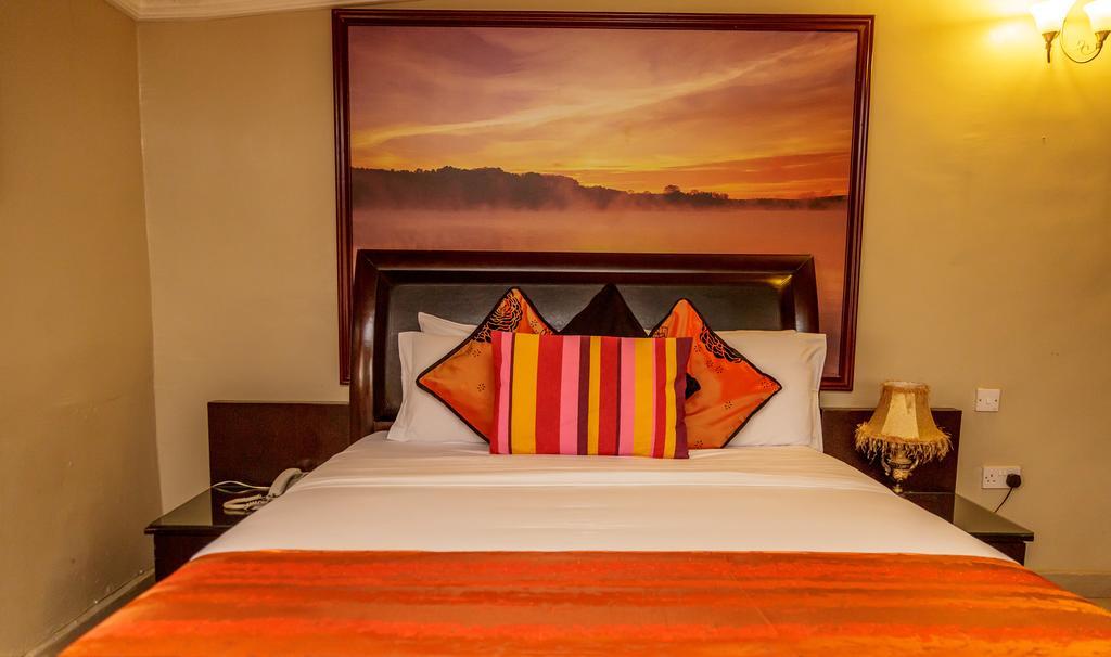 Apartment Royale Hotel & Suite Lagos Exterior foto