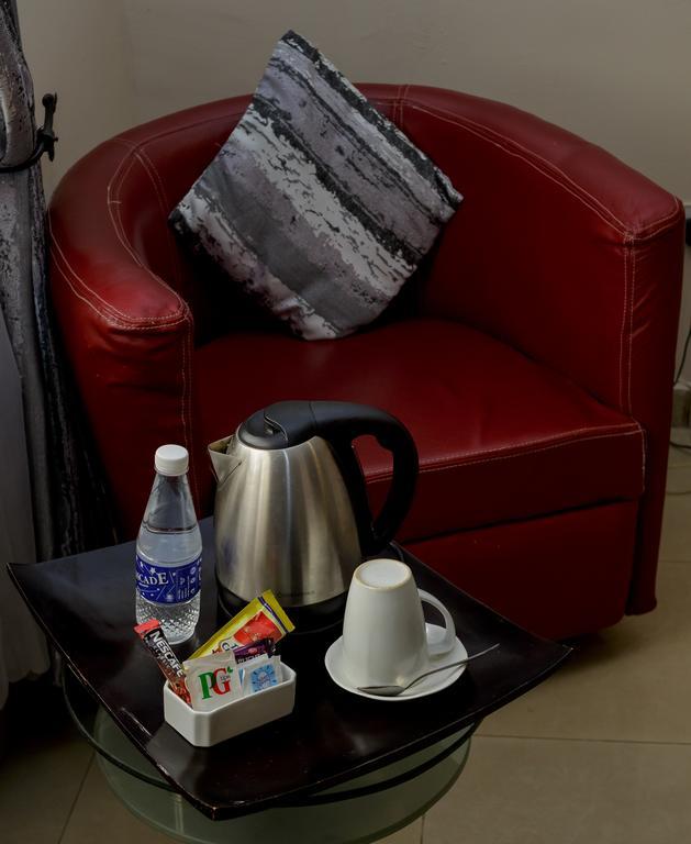 Apartment Royale Hotel & Suite Lagos Exterior foto