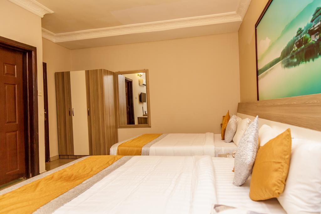 Apartment Royale Hotel & Suite Lagos Exterior foto