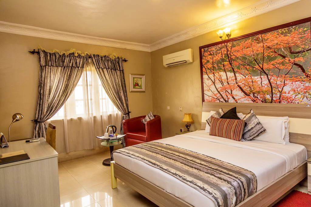 Apartment Royale Hotel & Suite Lagos Exterior foto